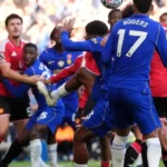 Kríza Manchestru United pokračuje, prehrali aj s Chelsea po vylúčení a penalte