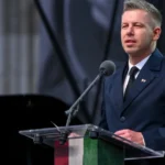Maďarský politik odkázal Orbánovi: Kto hľadá oporu v Moskve, nech je mu 1956 varovaním