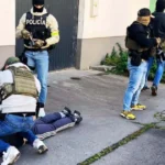 Muž mal prevádzať migrantov cez les za peniaze. V Košiciach ho zadržali, je vo väzbe