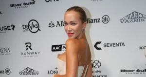Nela Slováková opäť provokuje: Najnovšia fotka z pláže vyvolala ošiaľ, ukázala zadok snov