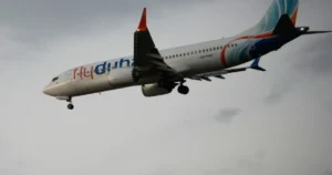 Pilot zaútočil sekerou na kapitána počas letu. Za odvahu dostal vysoké vyznamenanie