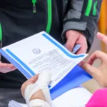 Policajti chytili dvoch ľudí pri preberaní úplatku za hlasy