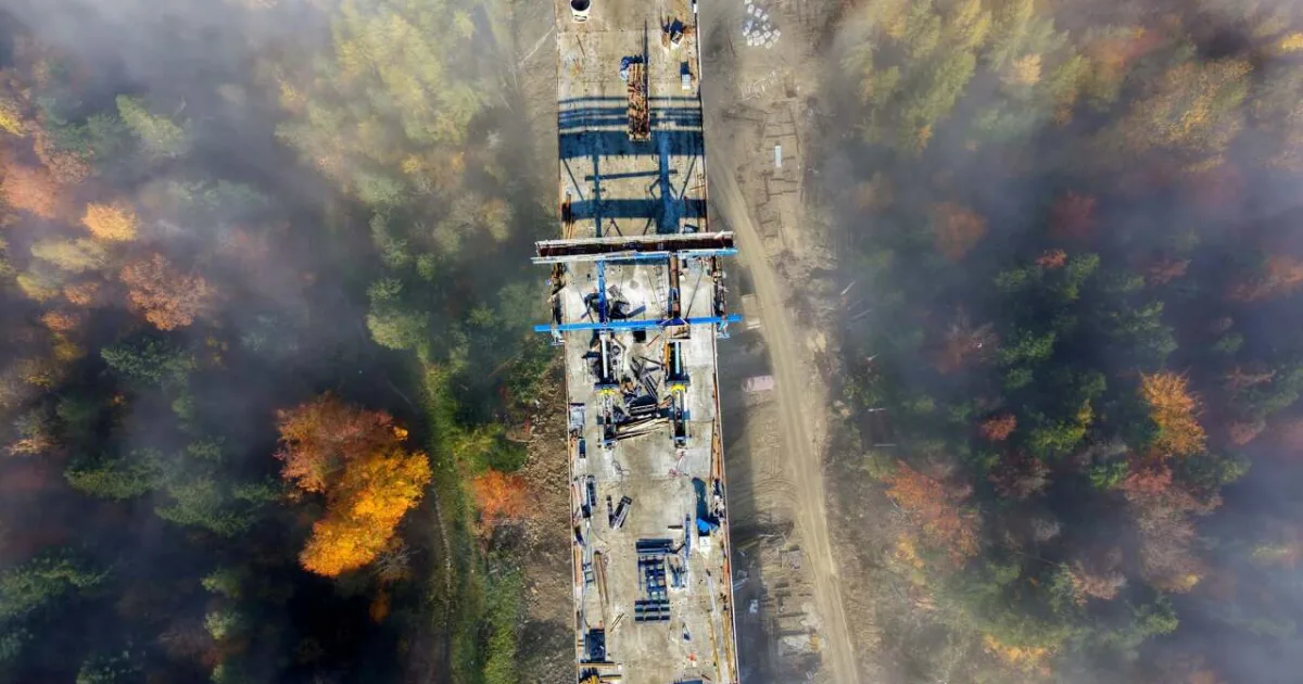 Poľsko dokončuje gigantický viadukt, súčasť diaľnice spájajúcej Slovensko s Bieloruskom 8 Poľsko dokončuje gigantický viadukt, súčasť diaľnice spájajúcej Slovensko s Bieloruskom