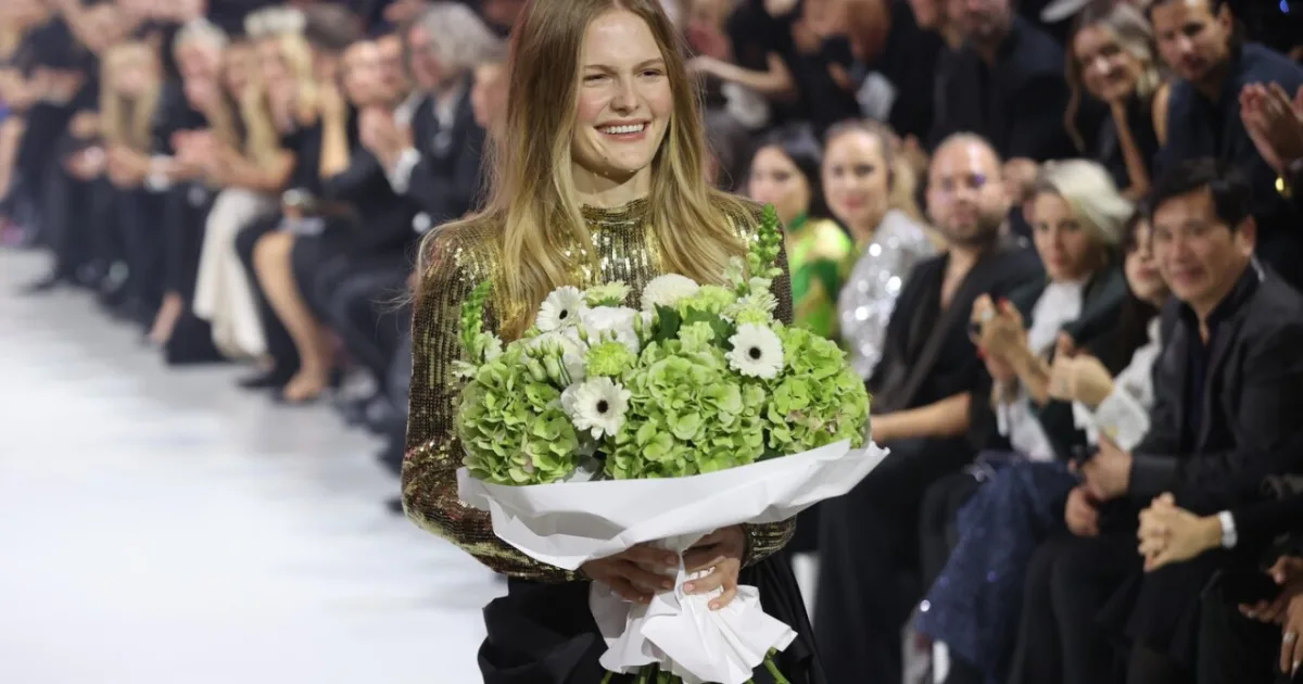 Praha má novú modelingovú hviezdu: Podobá sa na Claudiu Schiffer?