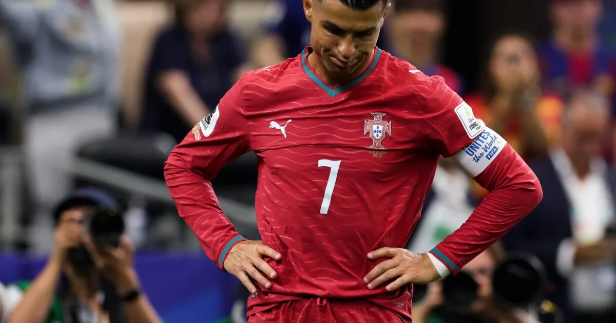 Ronaldo dostal trest za odchod z tímu. Ako dlho si nesmie obliecť dres Portugalska?