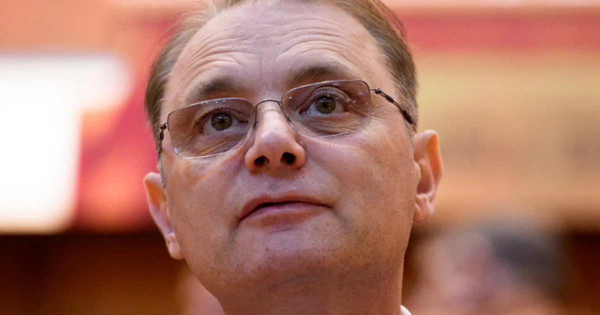 Rumunsko má nového premiéra, Niculescua podporilo 280 poslancov