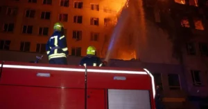 Rusko opäť útočilo v noci. V Kyjeve vypukli požiare, Odesa hlási škody na infraštruktúre