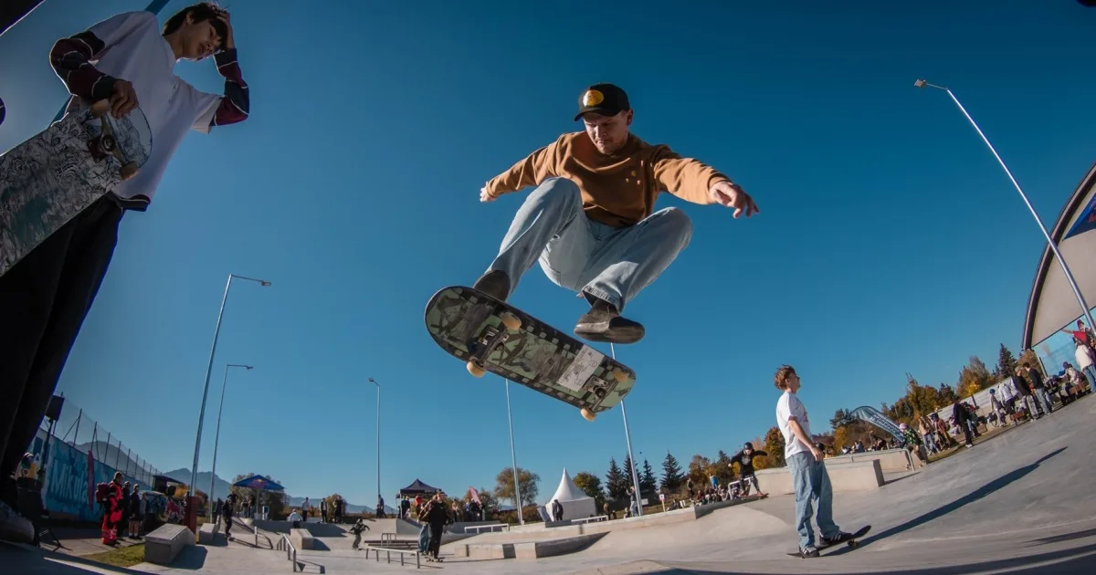 Skejteri sa tešia z nového skateparku, aký Slovensko ešte nemalo