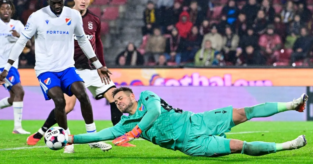 Skvelý výkon Slováka proti Sparte: Česi ho oslavujú aj napriek kŕčom 8 Skvelý výkon Slováka proti Sparte: Česi ho oslavujú aj napriek kŕčom