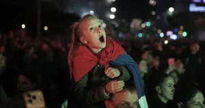Srbská RTS po páde Vučića: Roky sme zavádzali, prepáčte
