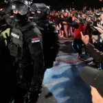 Srbsko bolo na pokraji násilného prevratu, v zákulisí sa spomína Orbán