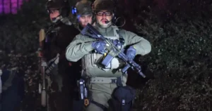 Streľba v obchode s halloweenskymi kostýmami v USA: jeden mŕtvy, šesť zranených
