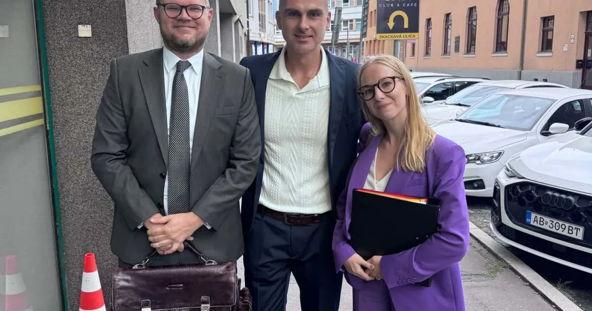 Svítok prišiel o funkciu aj plat, rezort žiada súhlas úradu