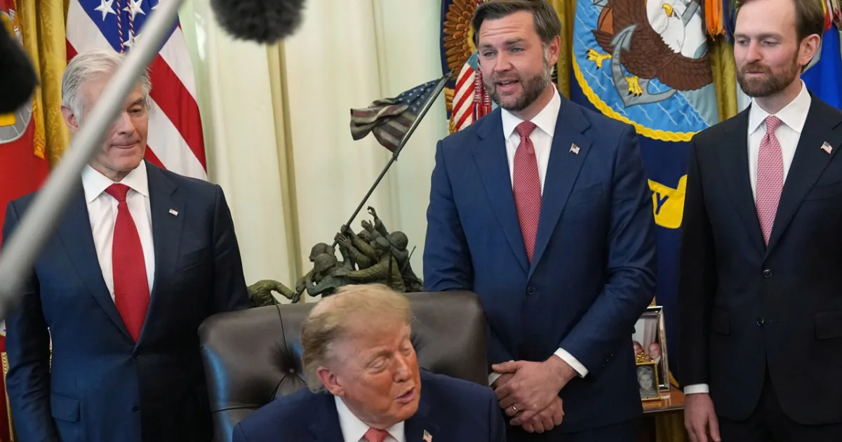 Trump nepodporil Vancea ako nástupcu. V Bielom dome nastala trápna chvíľa