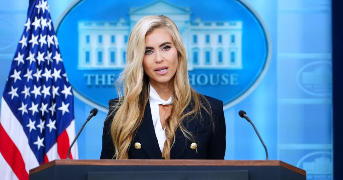 Trumpovej hovorkyni štart nevyšiel. Biely dom: katastrofa, otázne vzdelanie