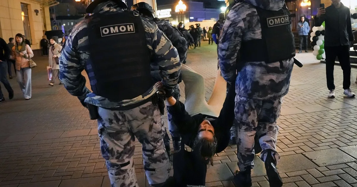 Utiekli pred Putinom, Západ ich posiela späť. Niektorých po návrate čakal krutý osud