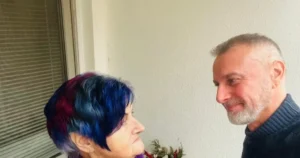 VIDEO: Divoký účes mamy Richarda Rašiho budil zvedavosť. Prezradili, čo za tým je