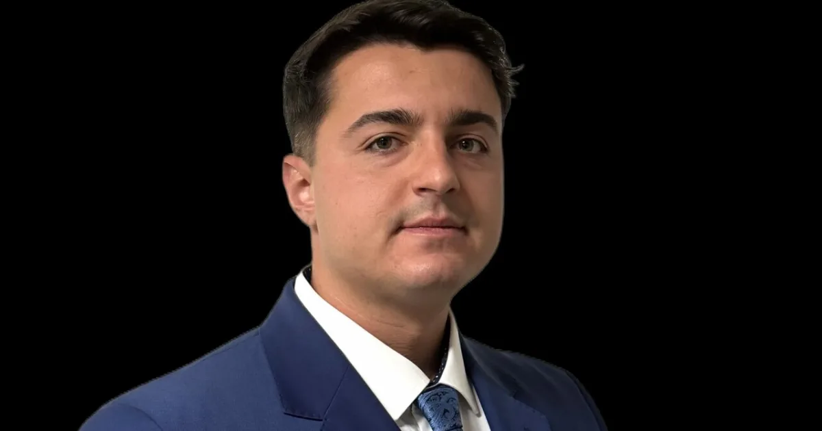 Vypátrali sme najmladšieho slovenského starostu. Šimon má 25 rokov a veľké plány s dedinou