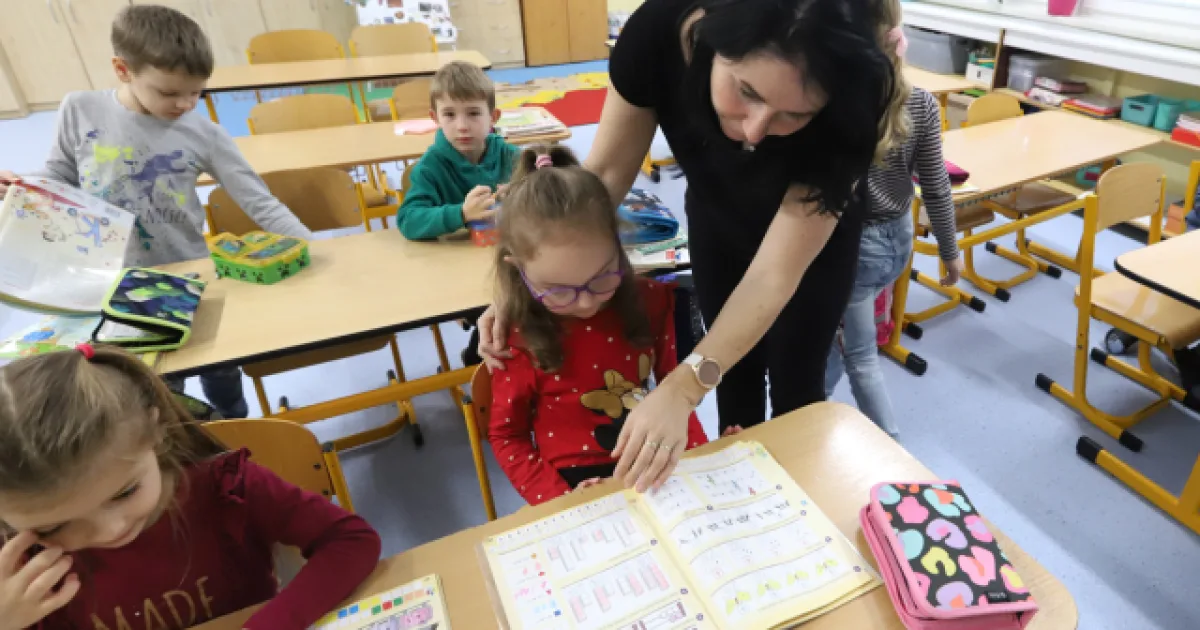 Za angličtinu v škole už platiť netreba. Rodičia však školám naďalej posielajú stovky eur