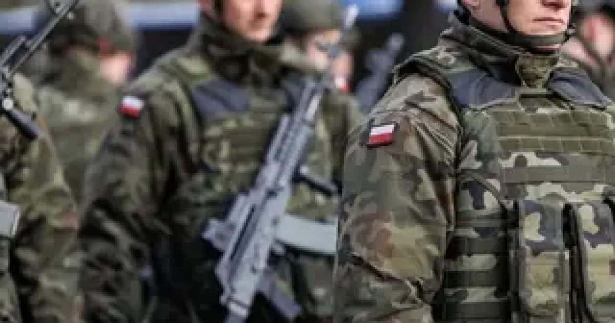 Zabarikádoval sa, kričal o „armádnej mafii“. Exvojaka zadržali v živom vysielaní